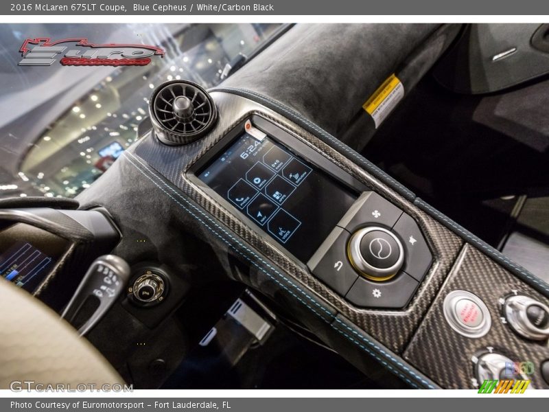 Blue Cepheus / White/Carbon Black 2016 McLaren 675LT Coupe