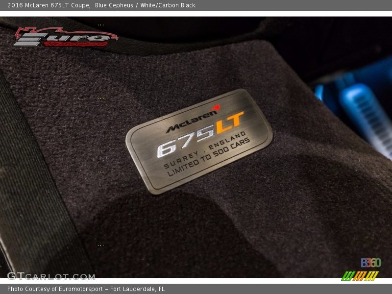 Blue Cepheus / White/Carbon Black 2016 McLaren 675LT Coupe