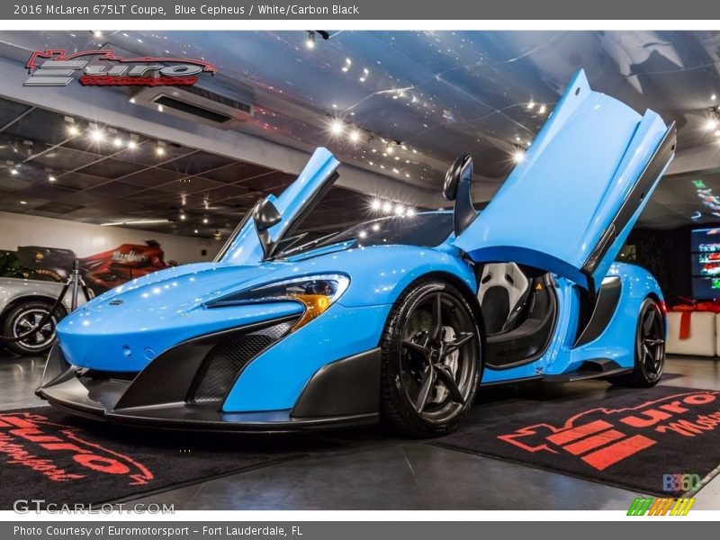 Blue Cepheus / White/Carbon Black 2016 McLaren 675LT Coupe