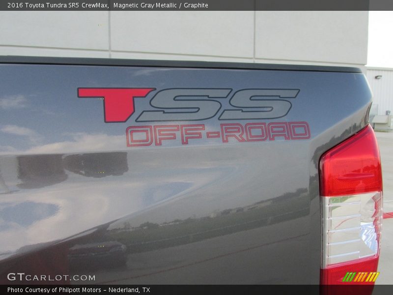 Magnetic Gray Metallic / Graphite 2016 Toyota Tundra SR5 CrewMax