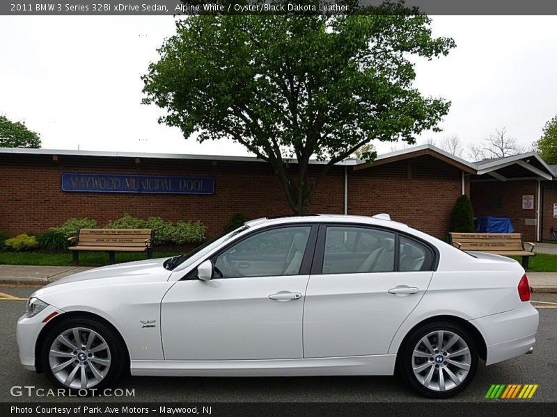 Alpine White / Oyster/Black Dakota Leather 2011 BMW 3 Series 328i xDrive Sedan