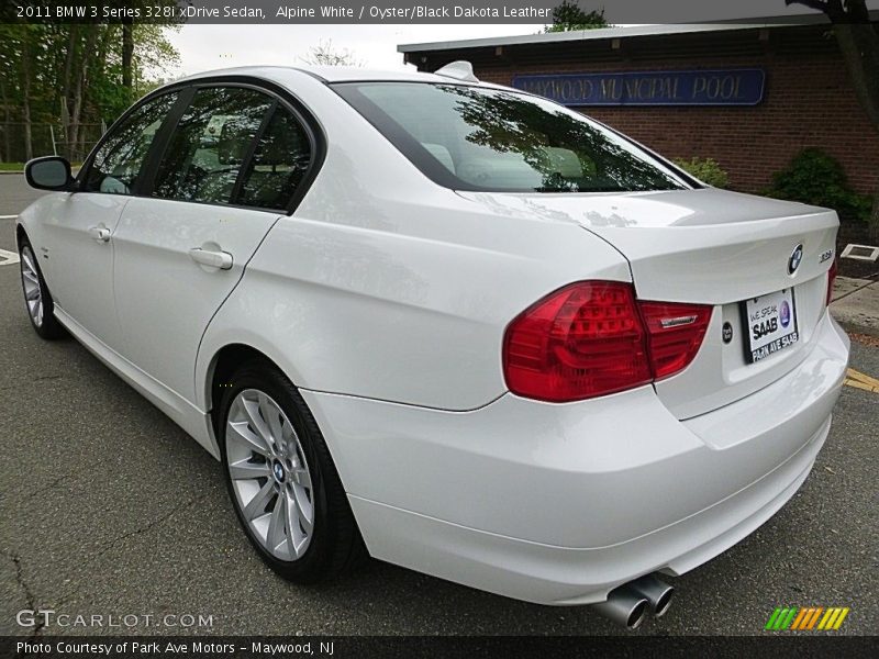 Alpine White / Oyster/Black Dakota Leather 2011 BMW 3 Series 328i xDrive Sedan