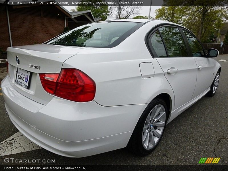 Alpine White / Oyster/Black Dakota Leather 2011 BMW 3 Series 328i xDrive Sedan