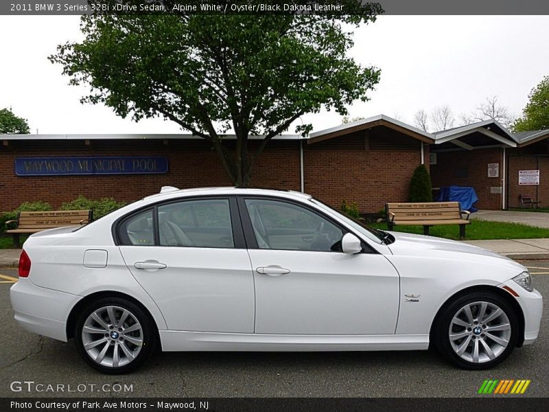 Alpine White / Oyster/Black Dakota Leather 2011 BMW 3 Series 328i xDrive Sedan