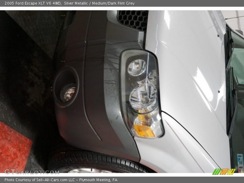 Silver Metallic / Medium/Dark Flint Grey 2005 Ford Escape XLT V6 4WD