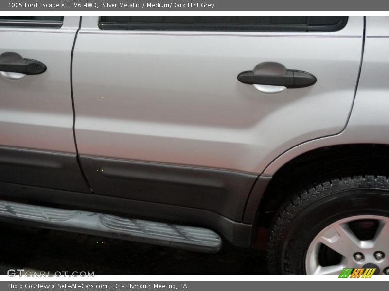 Silver Metallic / Medium/Dark Flint Grey 2005 Ford Escape XLT V6 4WD