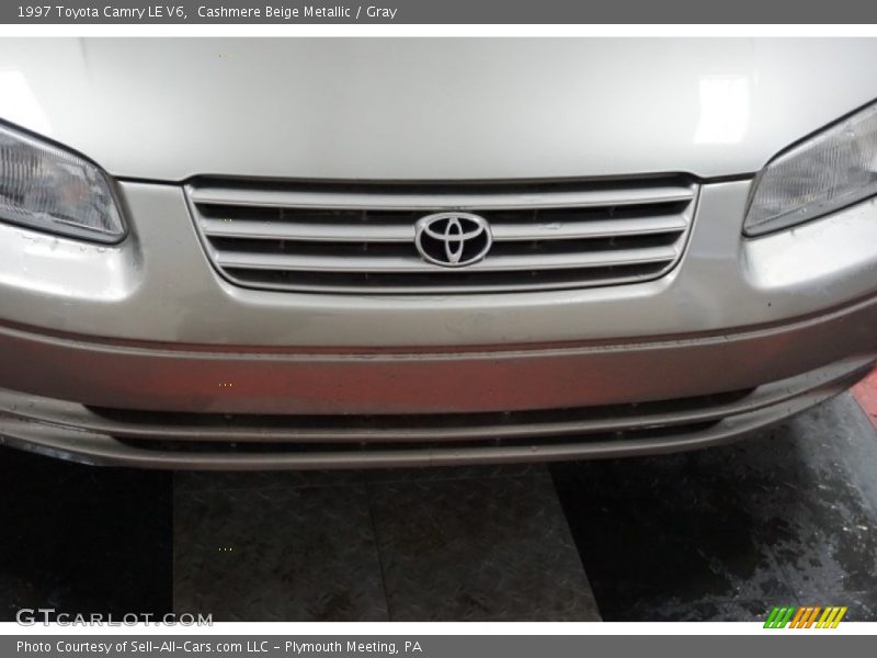 Cashmere Beige Metallic / Gray 1997 Toyota Camry LE V6