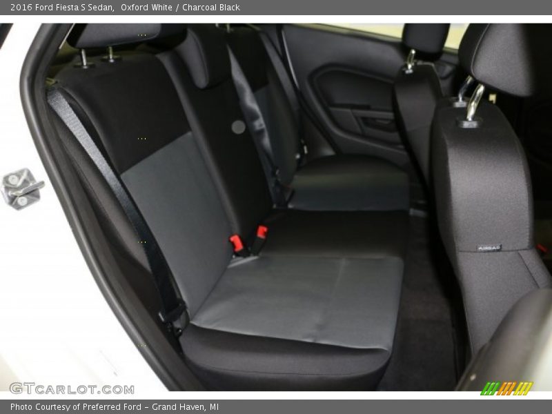 Oxford White / Charcoal Black 2016 Ford Fiesta S Sedan