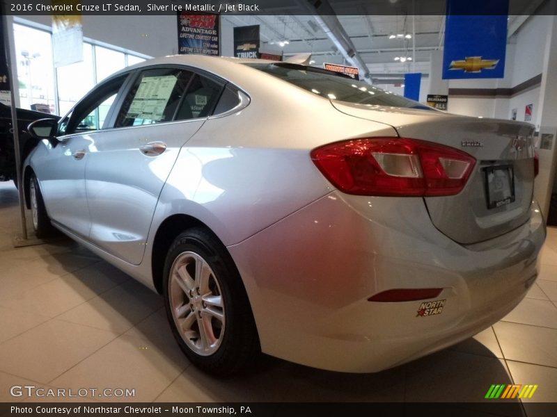 Silver Ice Metallic / Jet Black 2016 Chevrolet Cruze LT Sedan