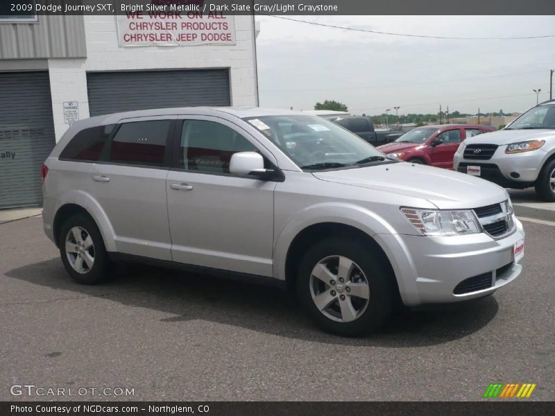 Bright Silver Metallic / Dark Slate Gray/Light Graystone 2009 Dodge Journey SXT