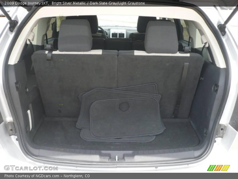 Bright Silver Metallic / Dark Slate Gray/Light Graystone 2009 Dodge Journey SXT
