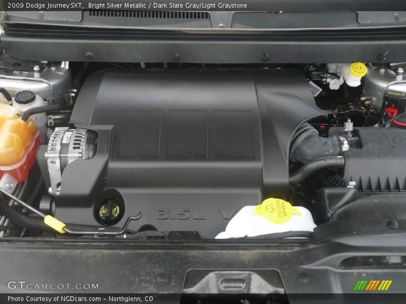 Bright Silver Metallic / Dark Slate Gray/Light Graystone 2009 Dodge Journey SXT