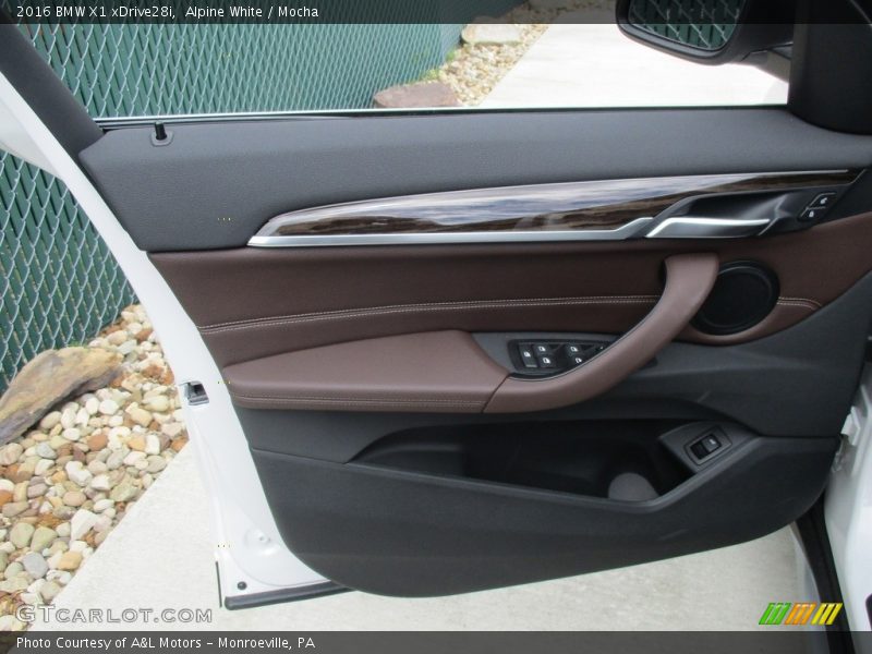 Alpine White / Mocha 2016 BMW X1 xDrive28i