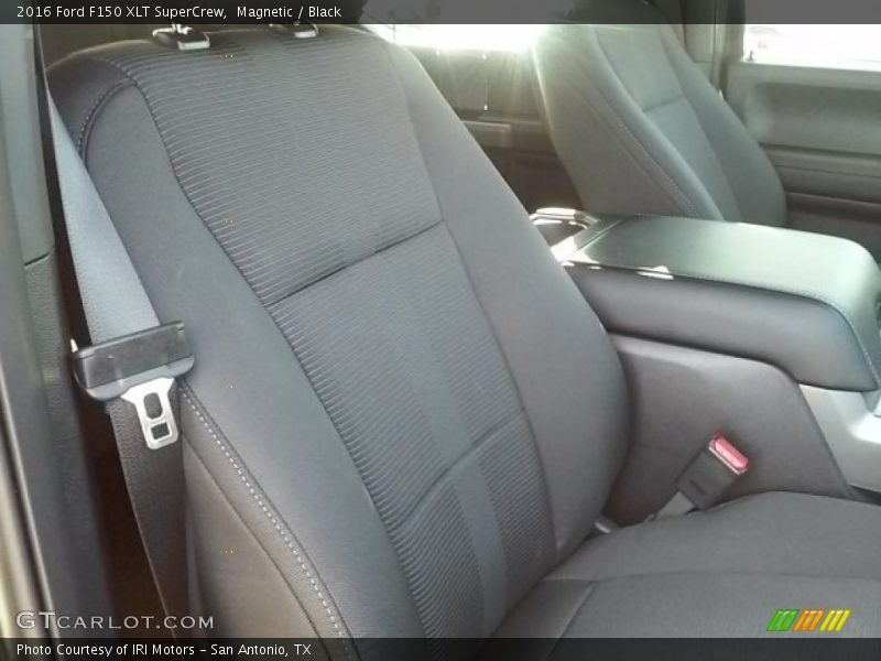 Magnetic / Black 2016 Ford F150 XLT SuperCrew