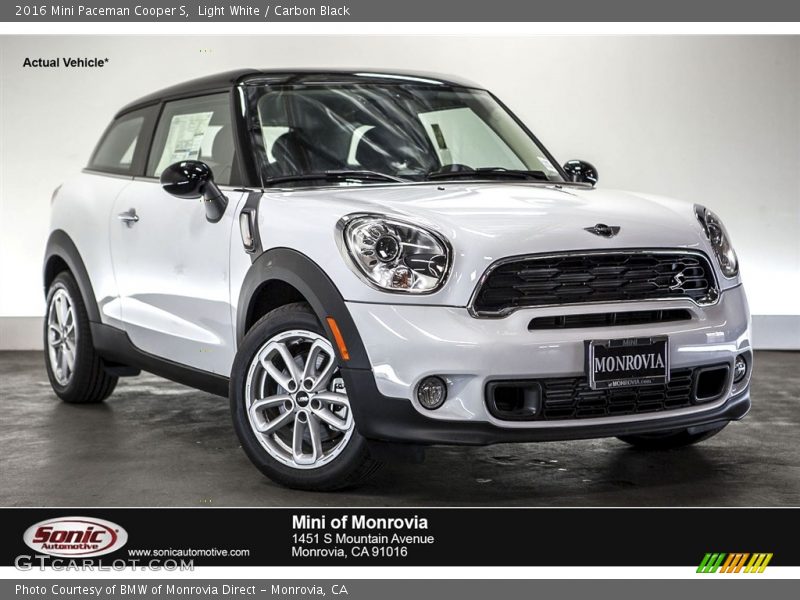 Light White / Carbon Black 2016 Mini Paceman Cooper S