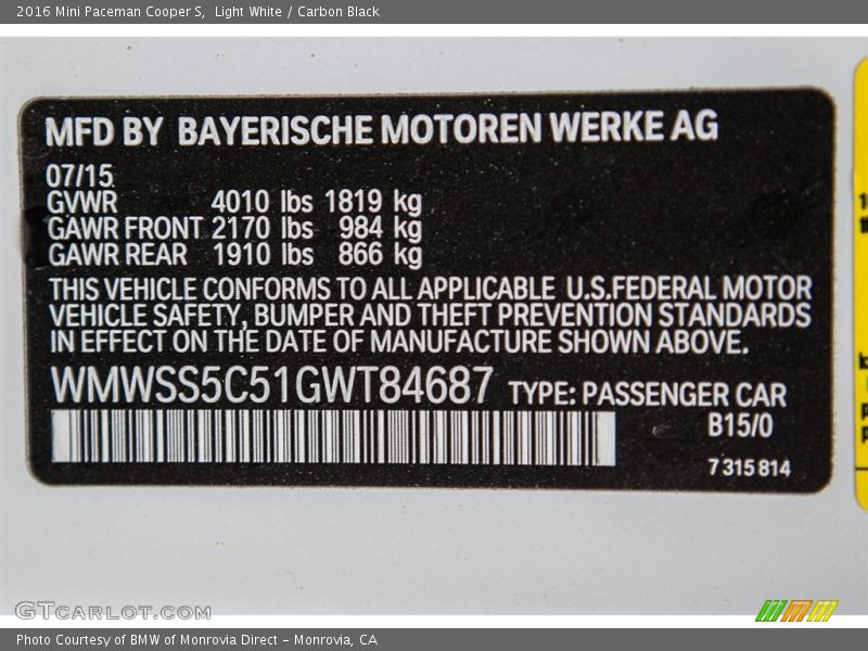 Light White / Carbon Black 2016 Mini Paceman Cooper S