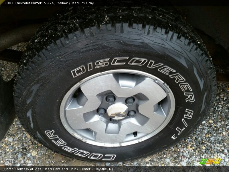 Yellow / Medium Gray 2003 Chevrolet Blazer LS 4x4