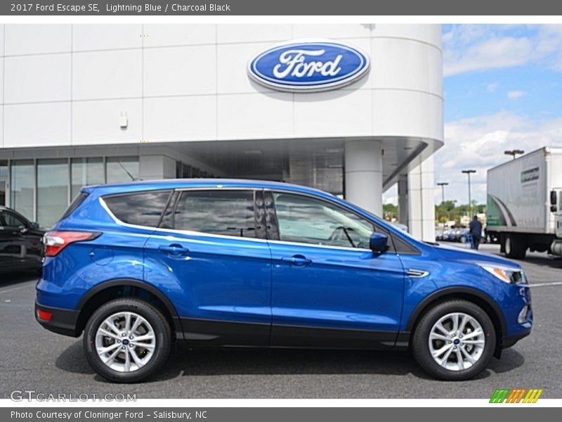  2017 Escape SE Lightning Blue