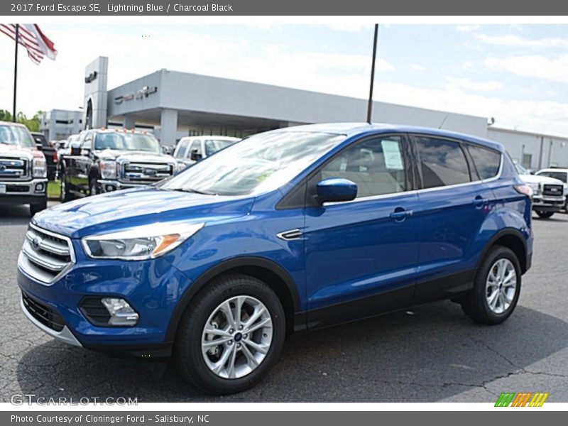 Lightning Blue / Charcoal Black 2017 Ford Escape SE