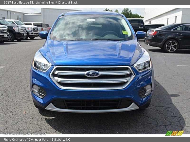 Lightning Blue / Charcoal Black 2017 Ford Escape SE