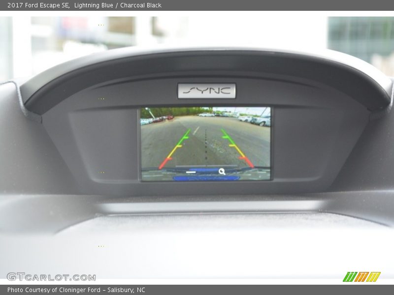 Lightning Blue / Charcoal Black 2017 Ford Escape SE