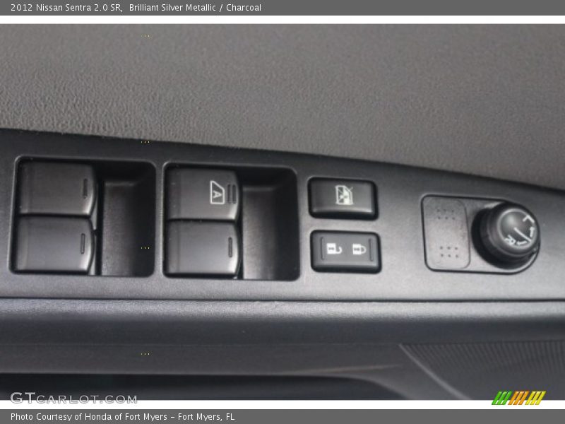 Brilliant Silver Metallic / Charcoal 2012 Nissan Sentra 2.0 SR