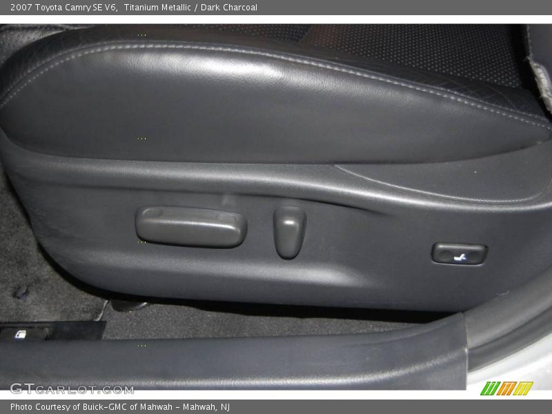 Titanium Metallic / Dark Charcoal 2007 Toyota Camry SE V6