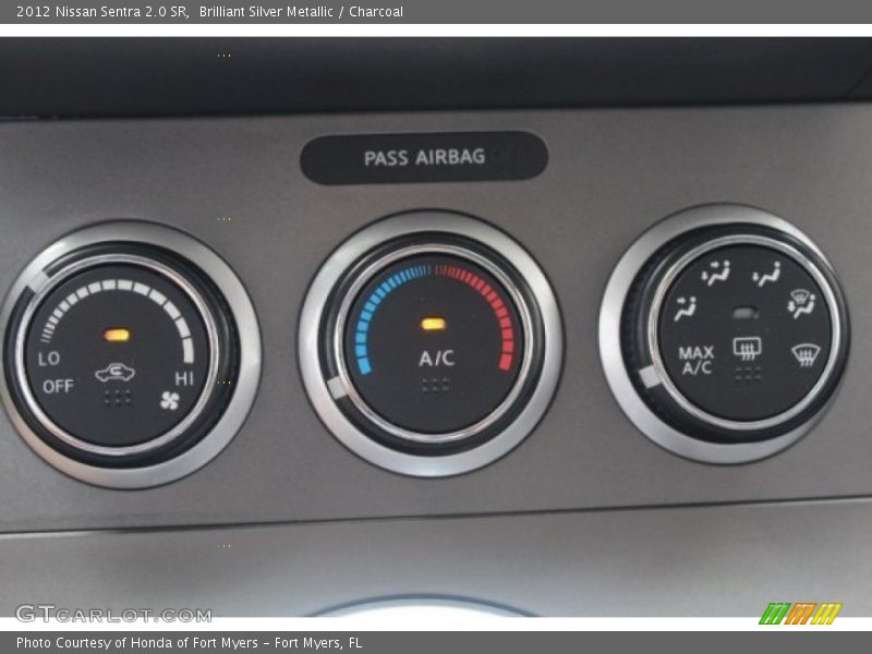 Brilliant Silver Metallic / Charcoal 2012 Nissan Sentra 2.0 SR