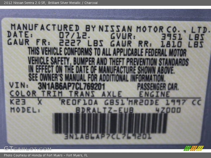 Brilliant Silver Metallic / Charcoal 2012 Nissan Sentra 2.0 SR