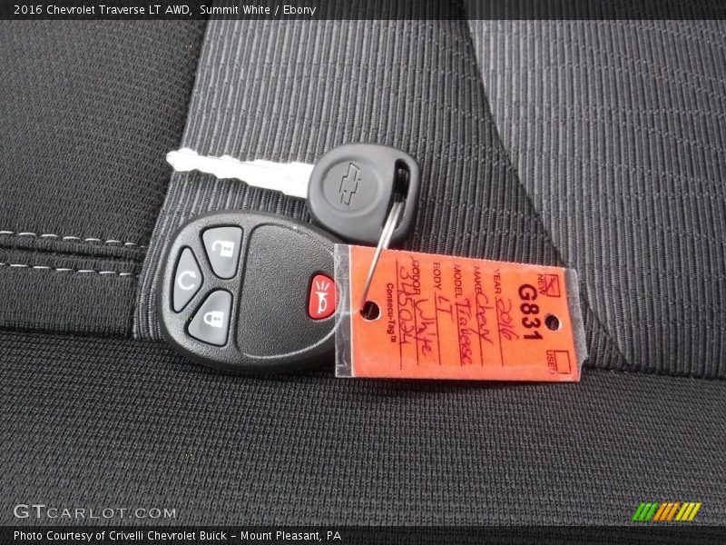 Summit White / Ebony 2016 Chevrolet Traverse LT AWD