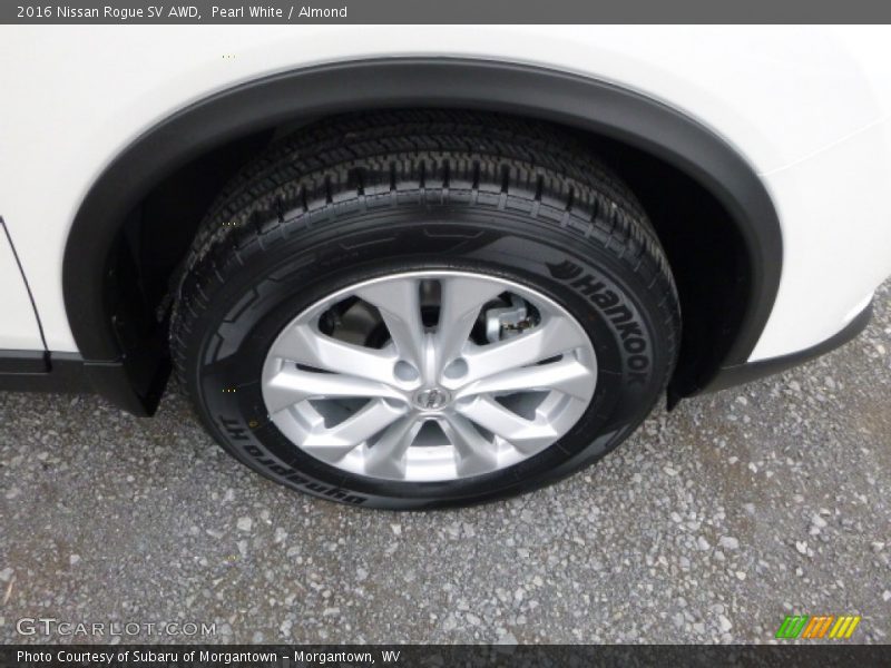 Pearl White / Almond 2016 Nissan Rogue SV AWD