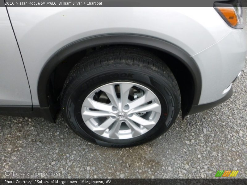 Brilliant Silver / Charcoal 2016 Nissan Rogue SV AWD