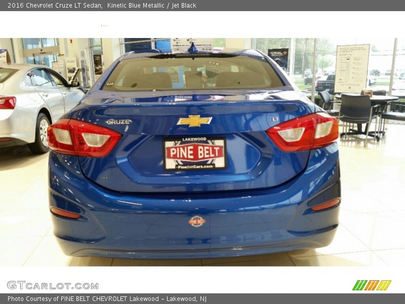 Kinetic Blue Metallic / Jet Black 2016 Chevrolet Cruze LT Sedan