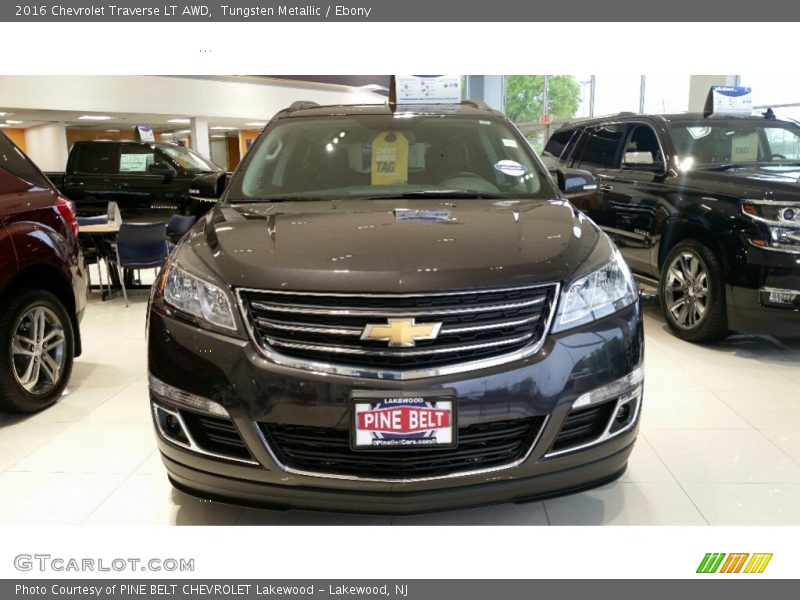 Tungsten Metallic / Ebony 2016 Chevrolet Traverse LT AWD