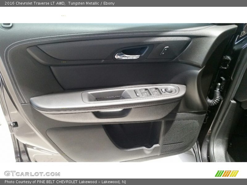 Tungsten Metallic / Ebony 2016 Chevrolet Traverse LT AWD