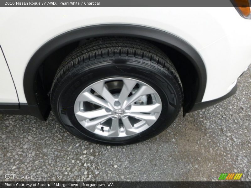 Pearl White / Charcoal 2016 Nissan Rogue SV AWD