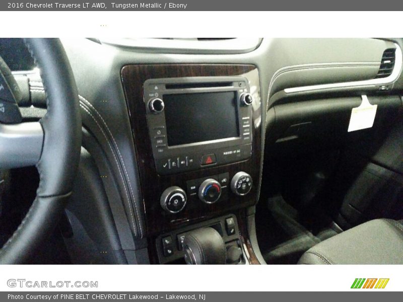Tungsten Metallic / Ebony 2016 Chevrolet Traverse LT AWD