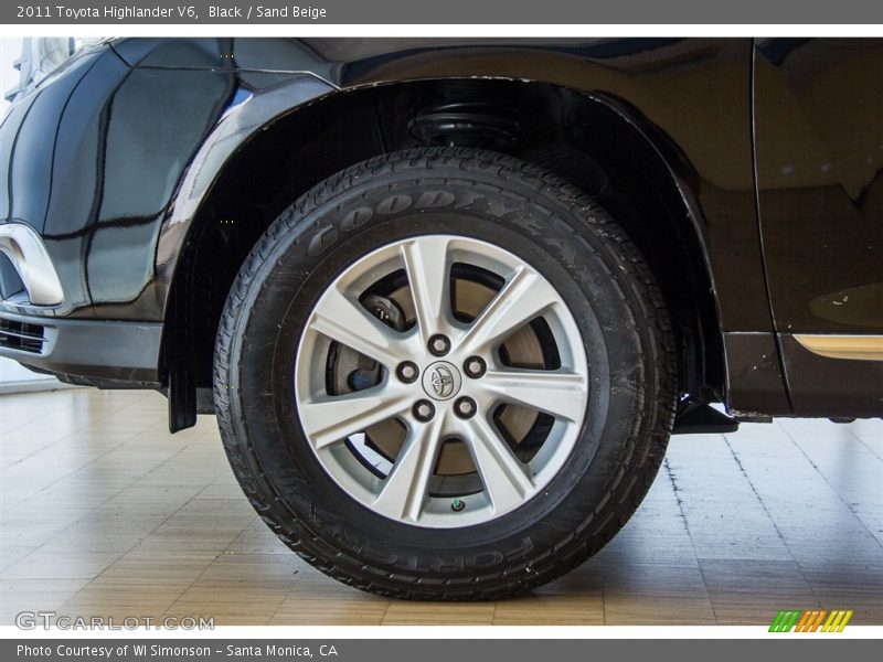 Black / Sand Beige 2011 Toyota Highlander V6