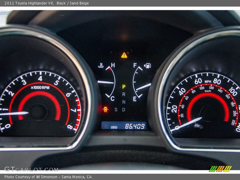 Black / Sand Beige 2011 Toyota Highlander V6