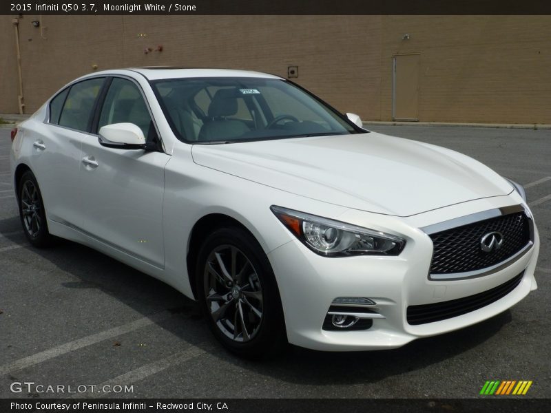 Moonlight White / Stone 2015 Infiniti Q50 3.7