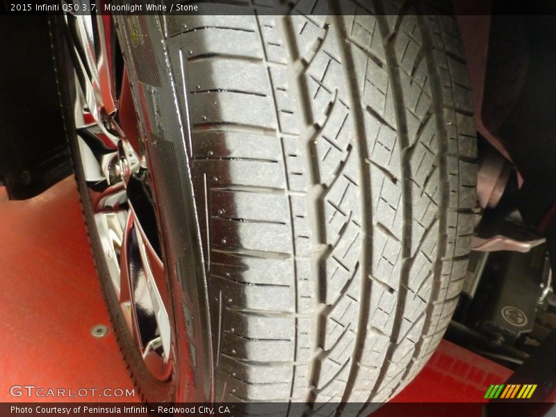 Moonlight White / Stone 2015 Infiniti Q50 3.7
