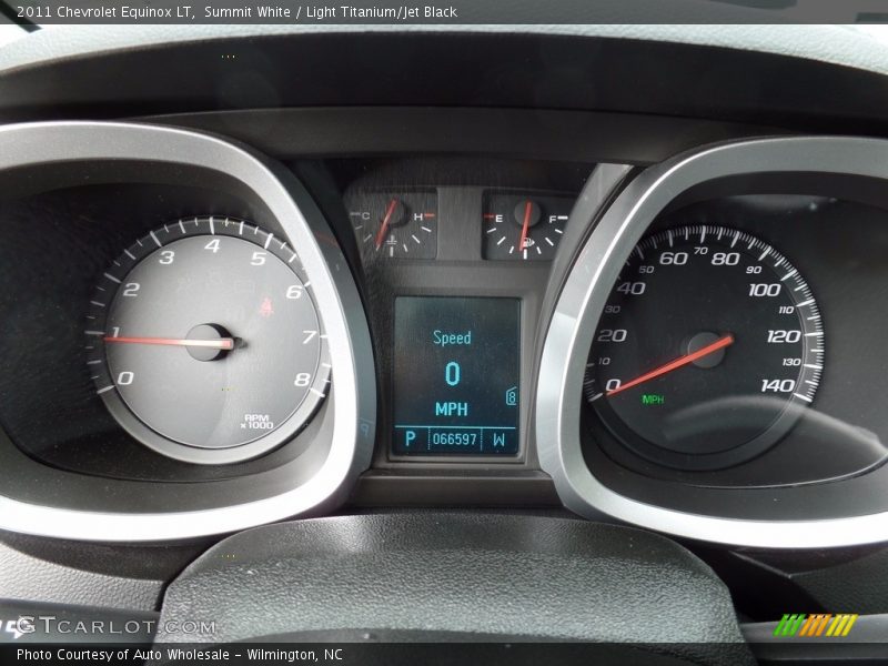 Summit White / Light Titanium/Jet Black 2011 Chevrolet Equinox LT