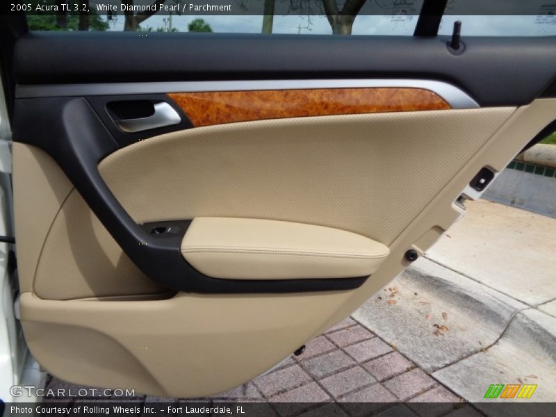 White Diamond Pearl / Parchment 2005 Acura TL 3.2
