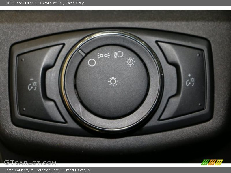 Oxford White / Earth Gray 2014 Ford Fusion S