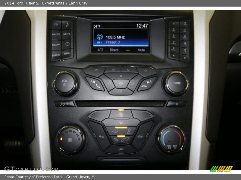 Oxford White / Earth Gray 2014 Ford Fusion S