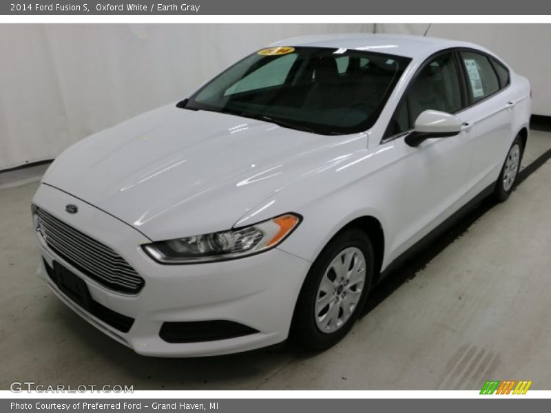 Oxford White / Earth Gray 2014 Ford Fusion S