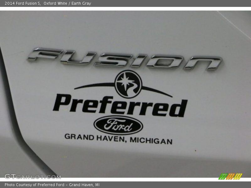 Oxford White / Earth Gray 2014 Ford Fusion S