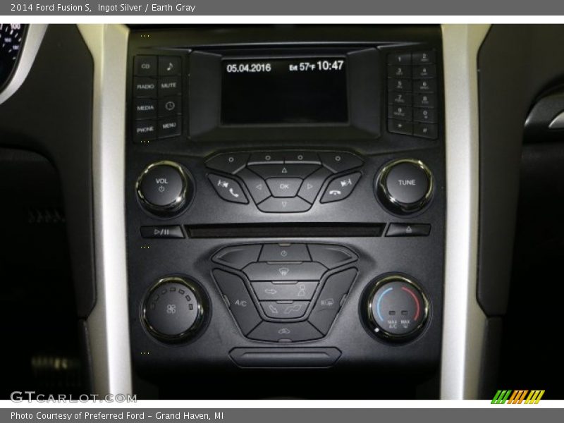 Ingot Silver / Earth Gray 2014 Ford Fusion S