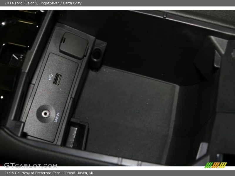 Ingot Silver / Earth Gray 2014 Ford Fusion S