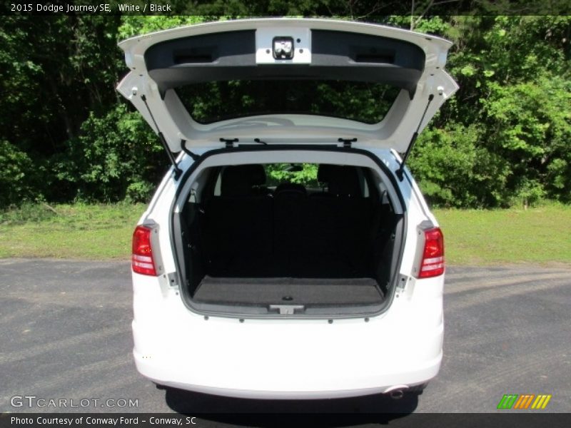 White / Black 2015 Dodge Journey SE